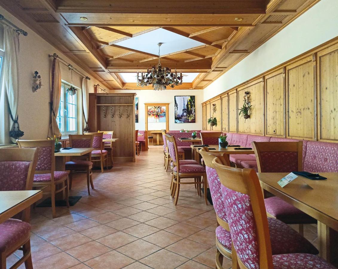 Hotel Speeter Weisenheim am Berg Ngoại thất bức ảnh