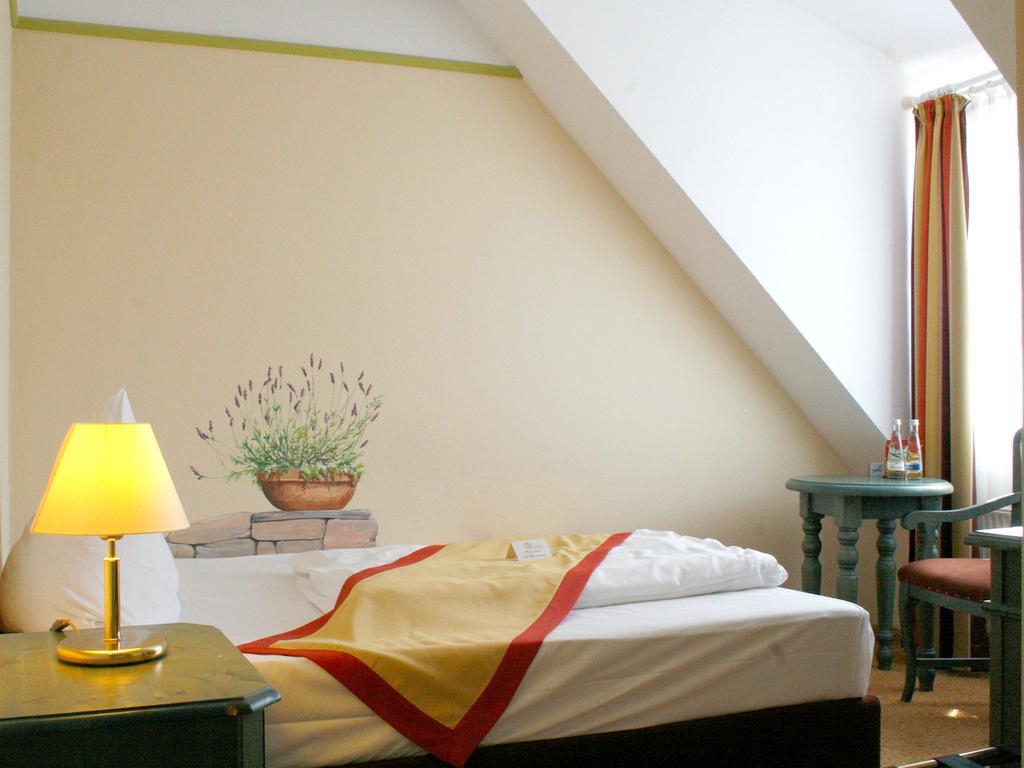 Hotel Speeter Weisenheim am Berg Ngoại thất bức ảnh