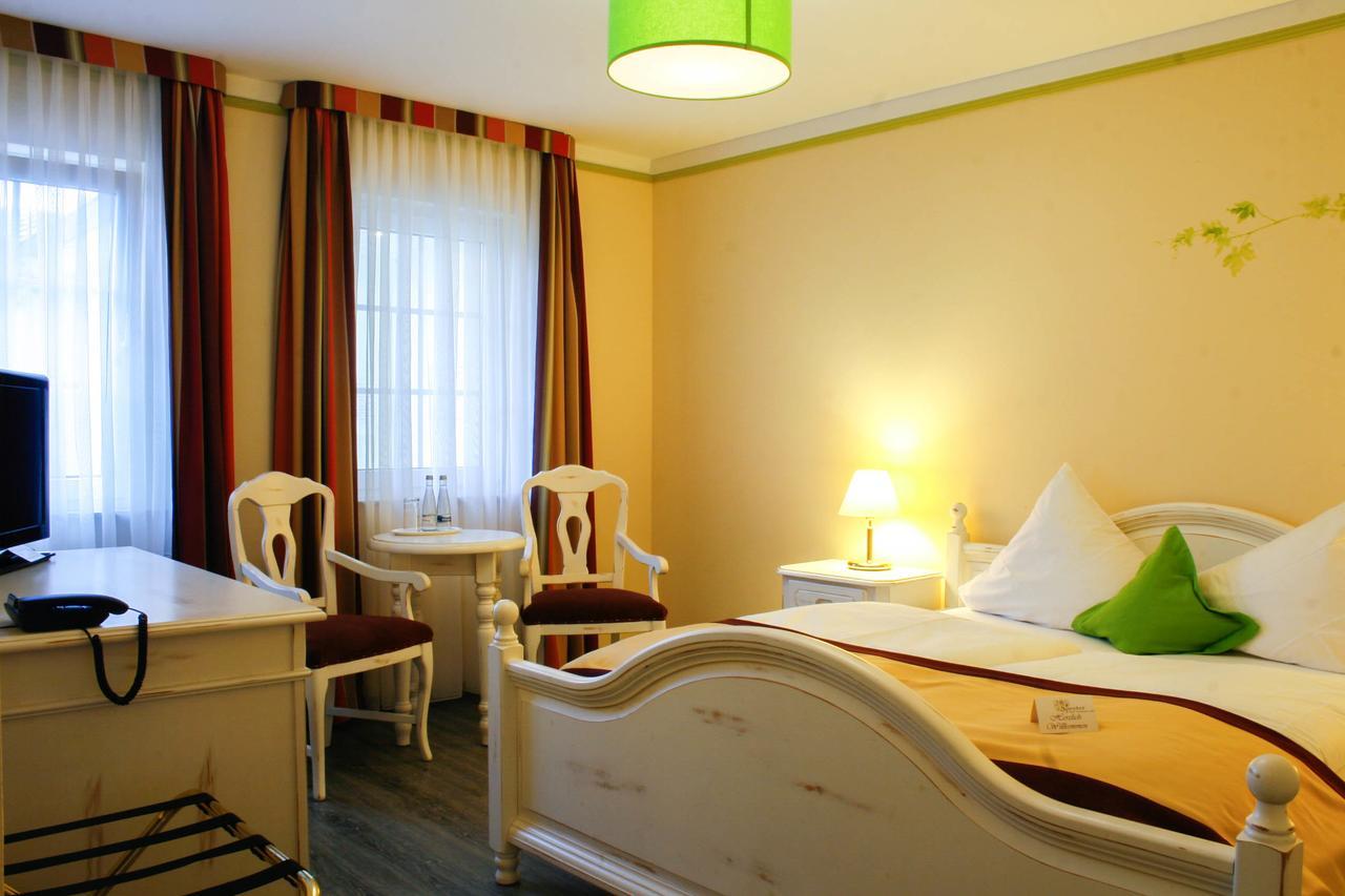Hotel Speeter Weisenheim am Berg Ngoại thất bức ảnh