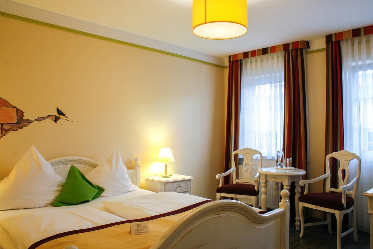 Hotel Speeter Weisenheim am Berg Ngoại thất bức ảnh